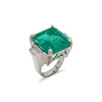 COLOMBIAN EMERALD AND DIAMOND RING