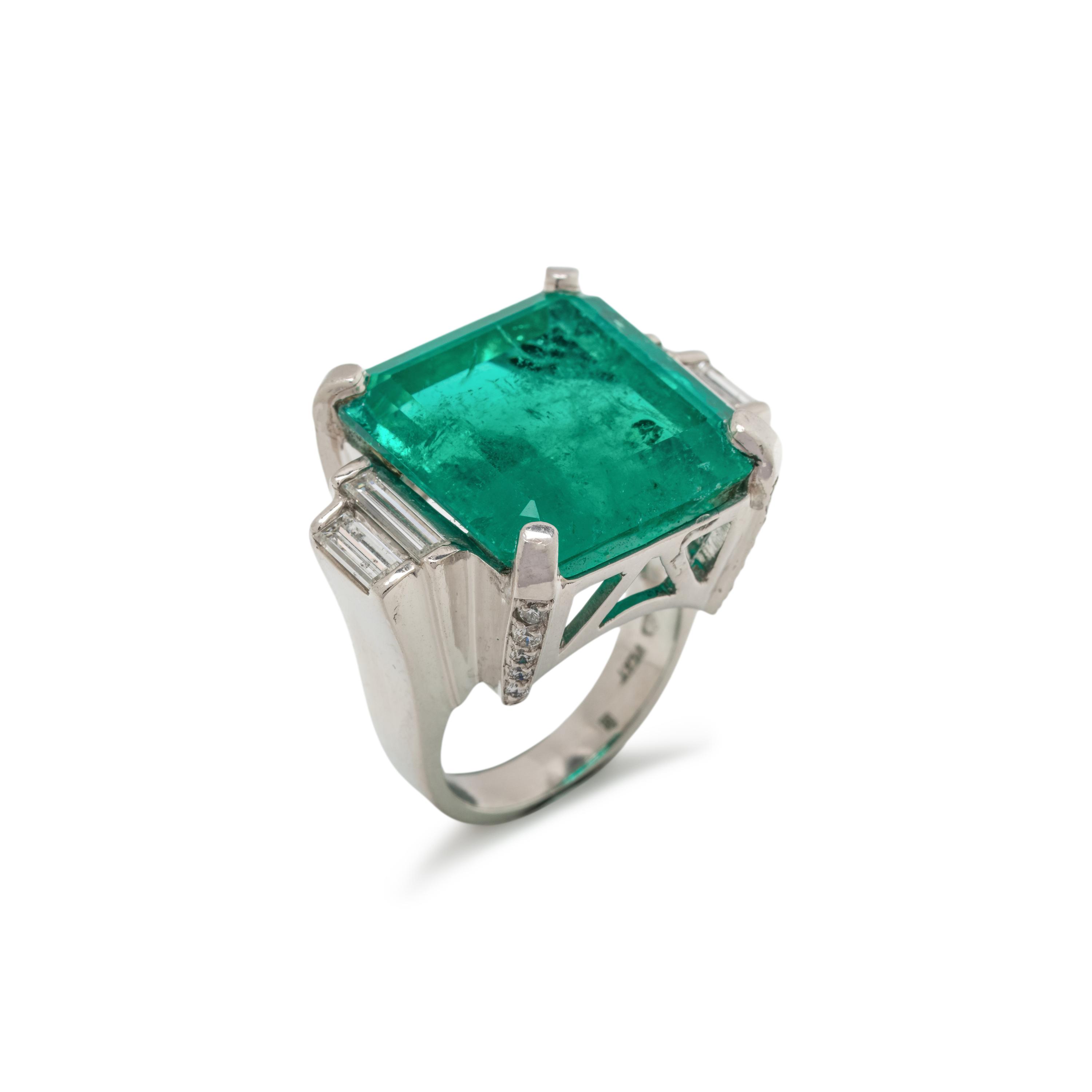 COLOMBIAN EMERALD AND DIAMOND RING