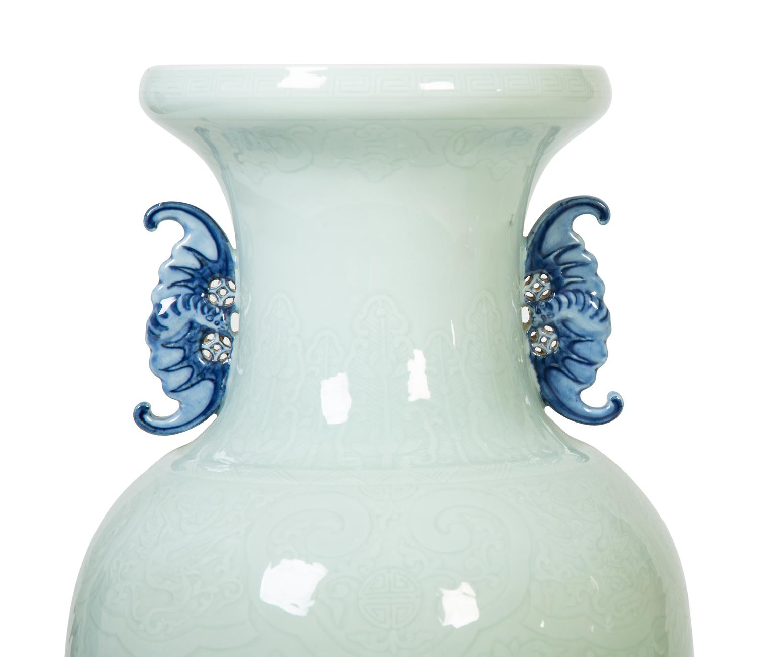 A Pair of Chinese Blue and White Vases — EARLY 20TH CENTURY