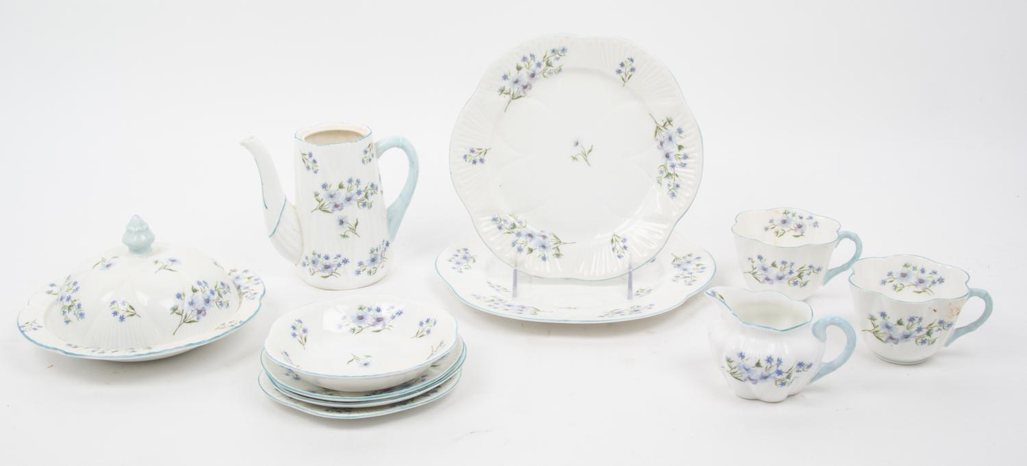 An Assembled Collection of Porcelain Table Articles Height of tallest 5 inches. — 20TH CENTURY