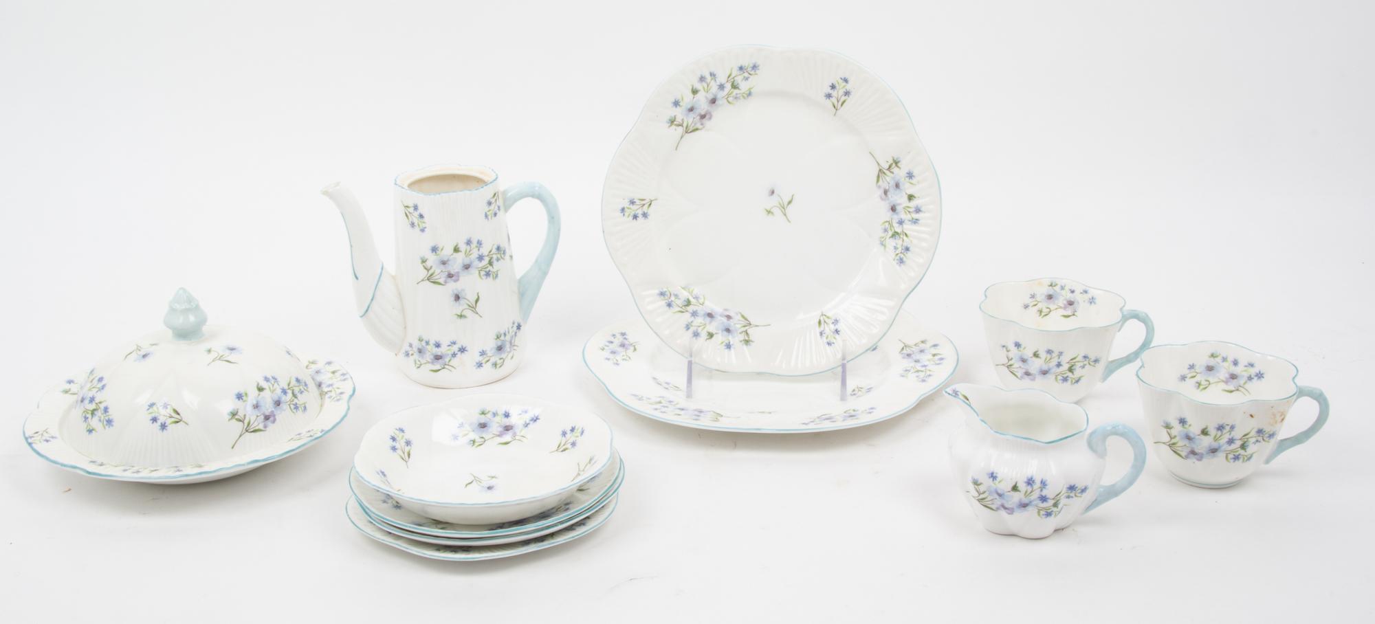 An Assembled Collection of Porcelain Table Articles Height of tallest 5 inches. — 20TH CENTURY
