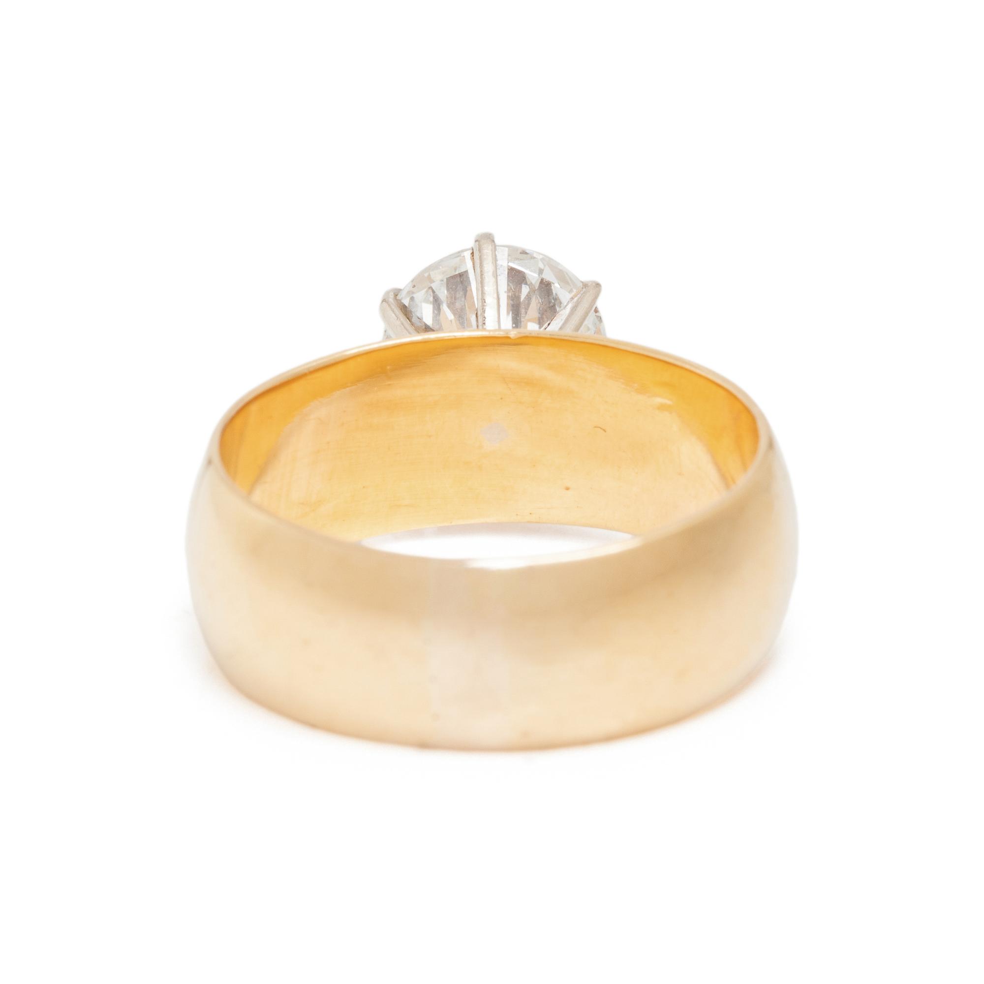 YELLOW GOLD AND DIAMOND RING