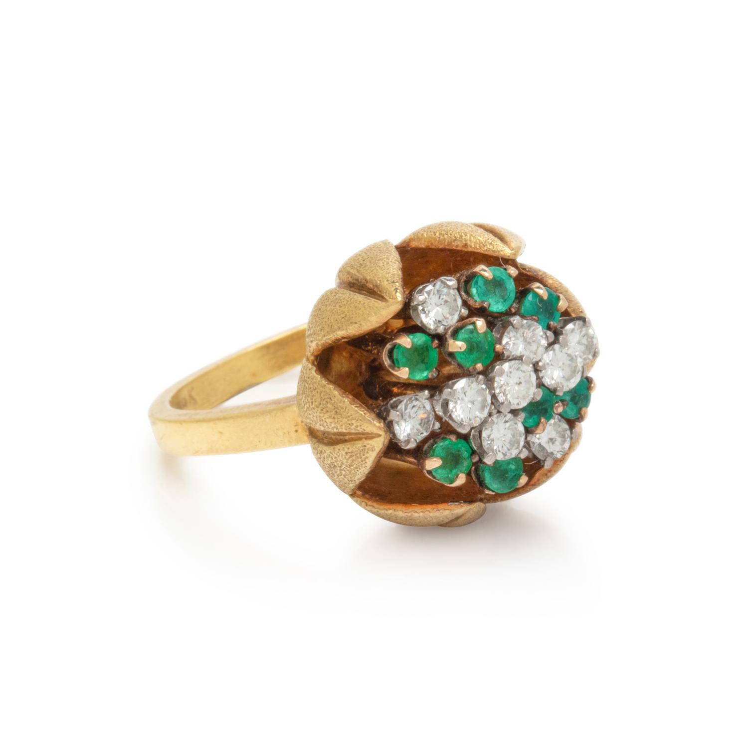 DIAMOND AND EMERALD RING