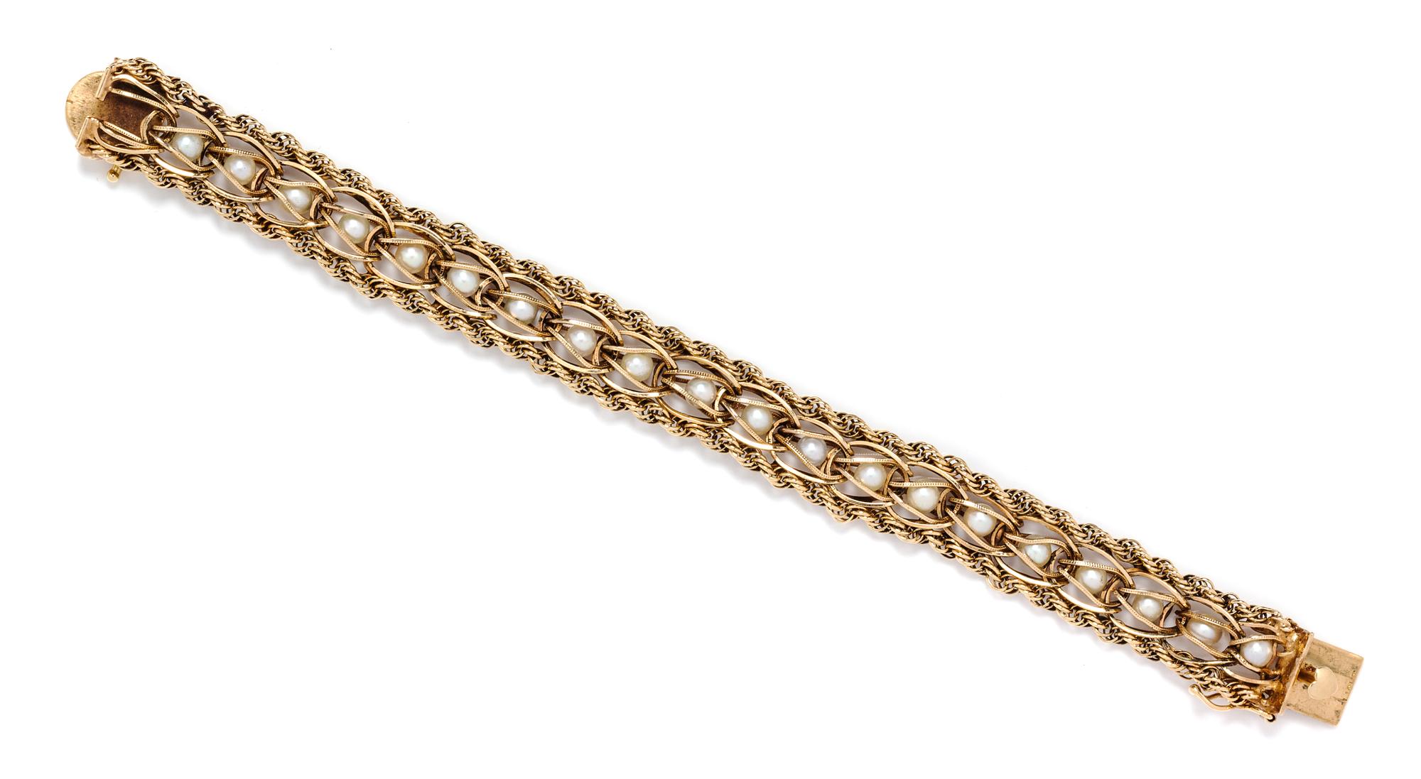 A 14 Karat Yellow Gold and Cultured Pearl Bracelet, 15.80 dwts.