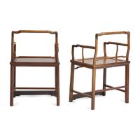A Pair of Chinese Jichimu Lowback Armchairs, Meiguiyi, 19th/20th Century 清晚期 雞翅木玫瑰椅一對