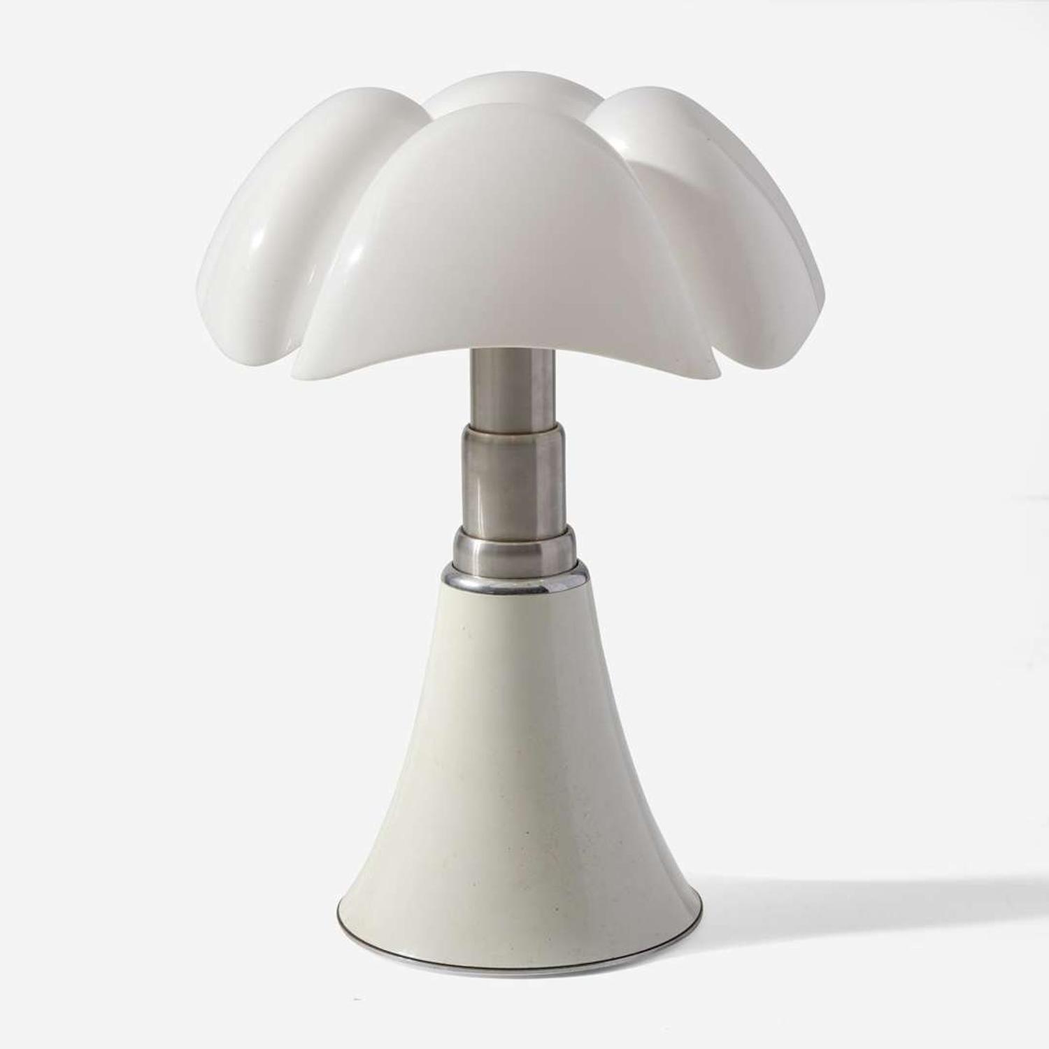 Gae Aulenti (Italian, 1927-2012) "Pipistrello" Lamp, Model No. 620, Martinelli Luce, Italy, designed 1965, the present lot circa 1970s