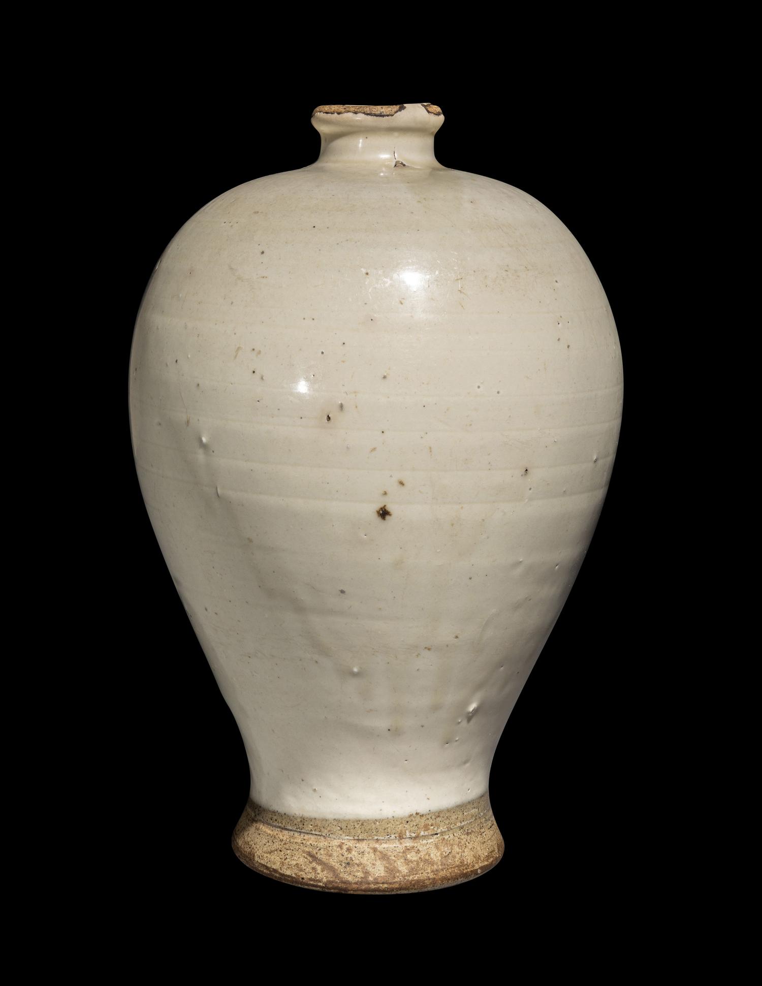 A Chinese White Glazed Porcelain Jar