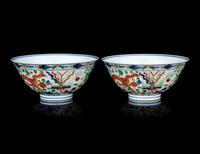 A Pair of Chinese Wucai Porcelain 'Dragon and Phoenix' Bowls