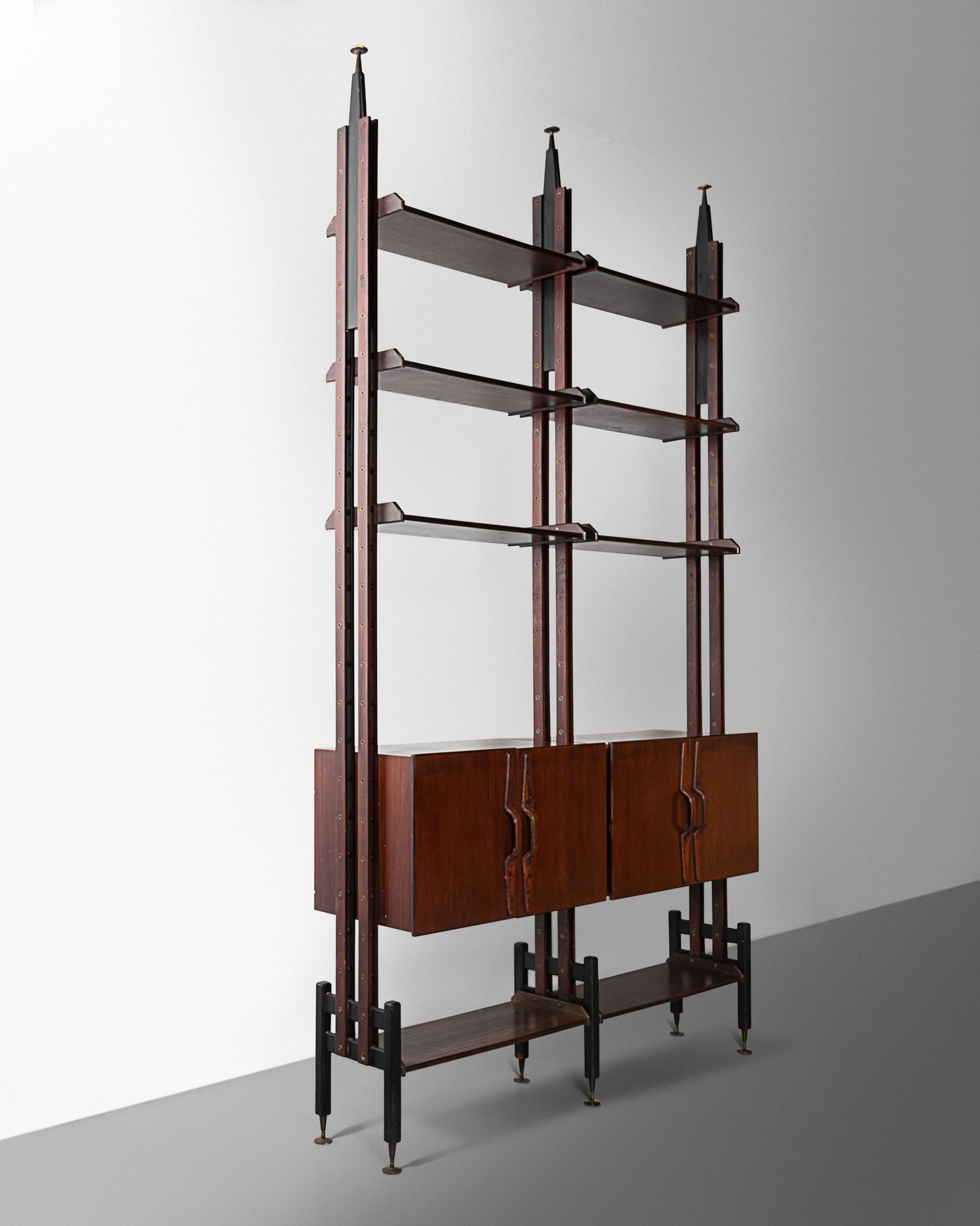 Free-Standing Modular Storage System