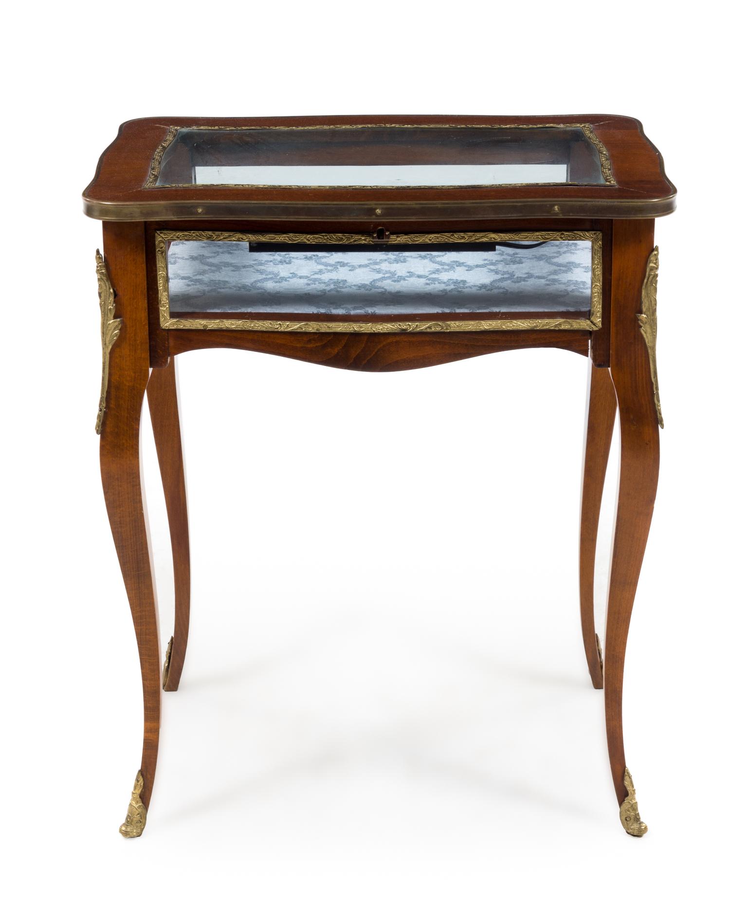A Louis XV Style Gilt Metal Mounted Vitrine Table Height 29 1/4 x width 24 1/4 x depth 16 1/4 inches. — EARLY 20TH CENTURY