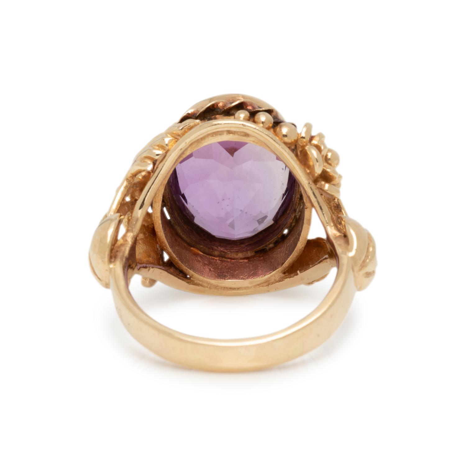 YELLOW GOLD AND AMETHYST RING