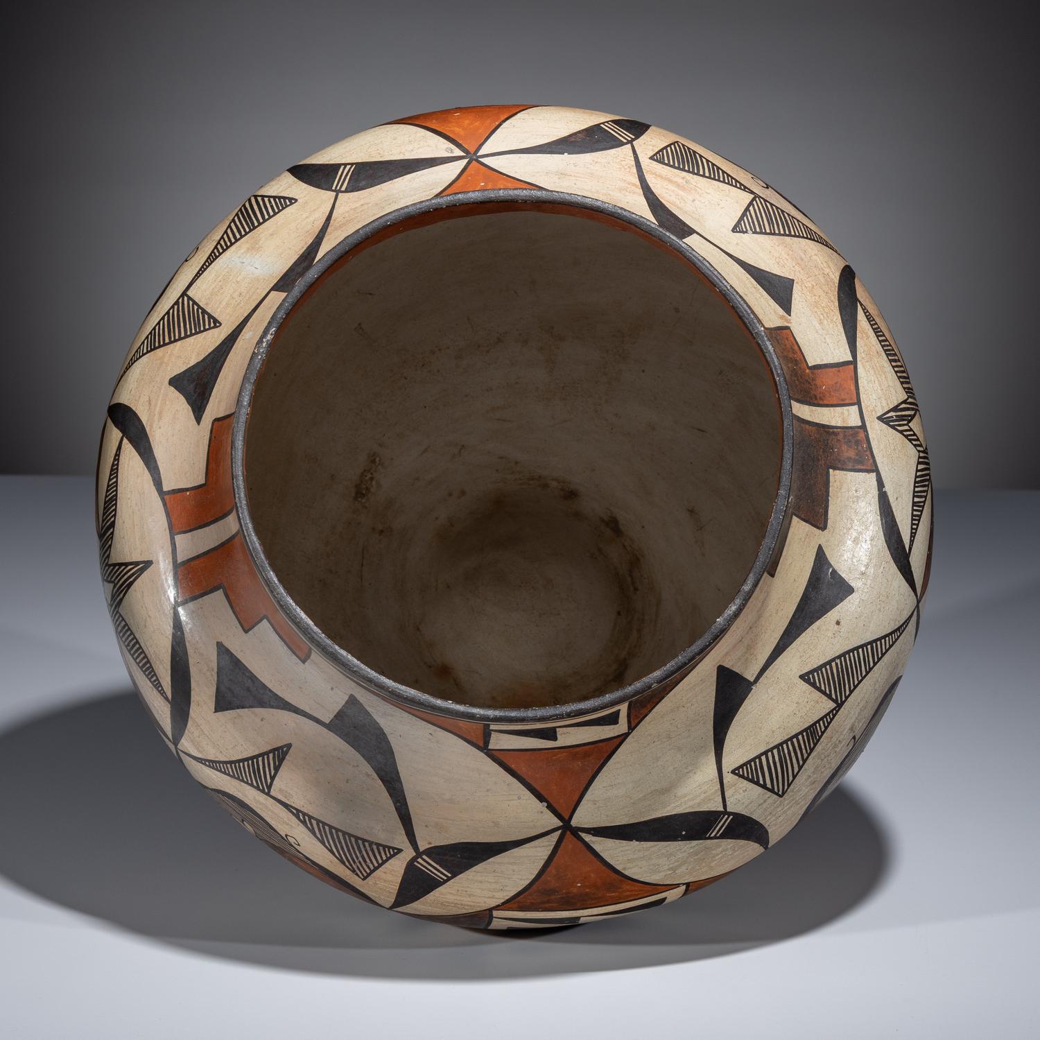 Acoma Polychrome Pottery Jar