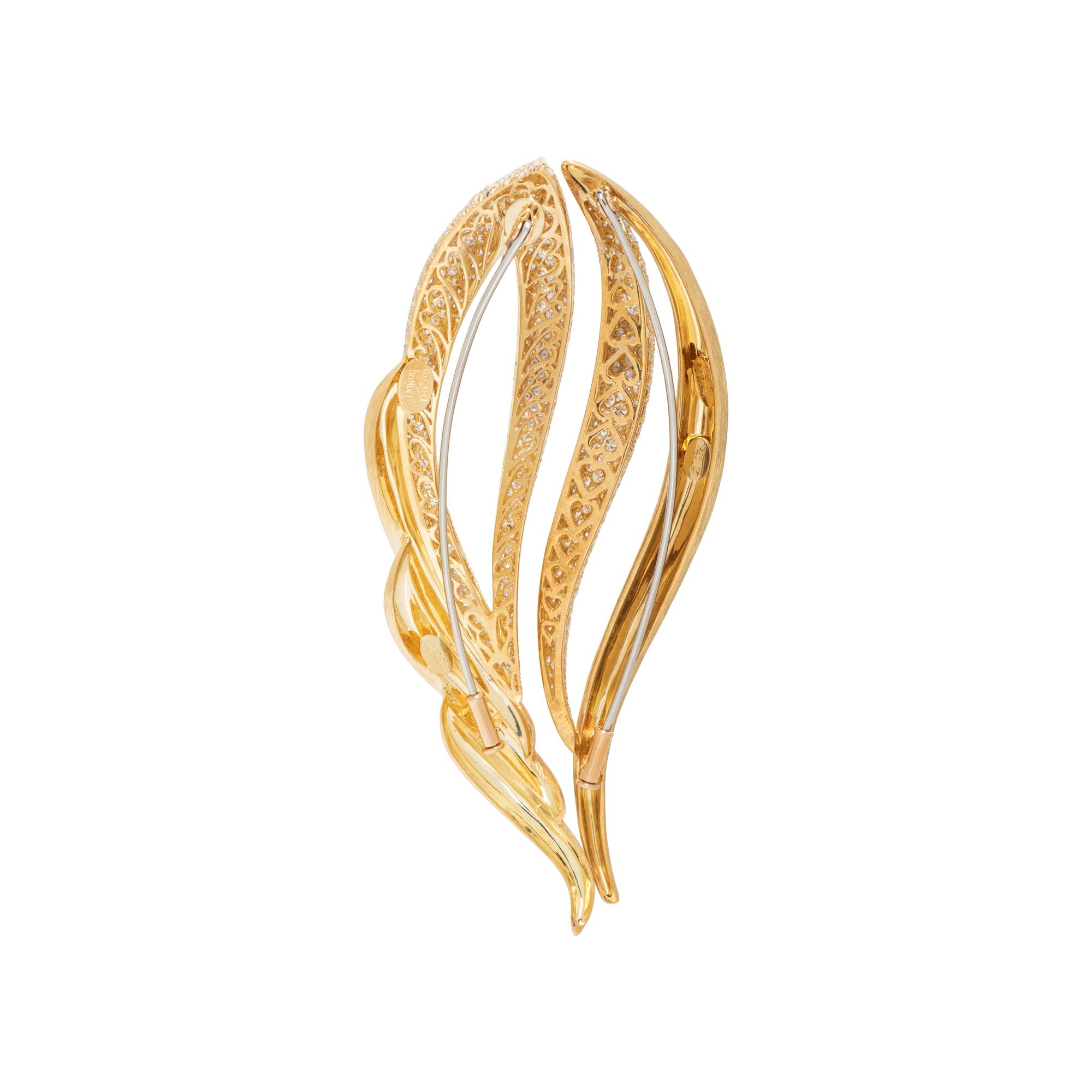 HENRY DUNAY, SET OF YELLOW GOLD AND DIAMOND BROOCHES