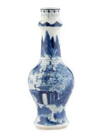 A Chinese Blue and White Porcelain Vase