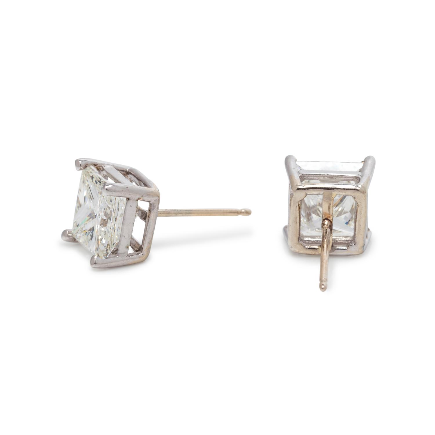 DIAMOND STUD EARRINGS