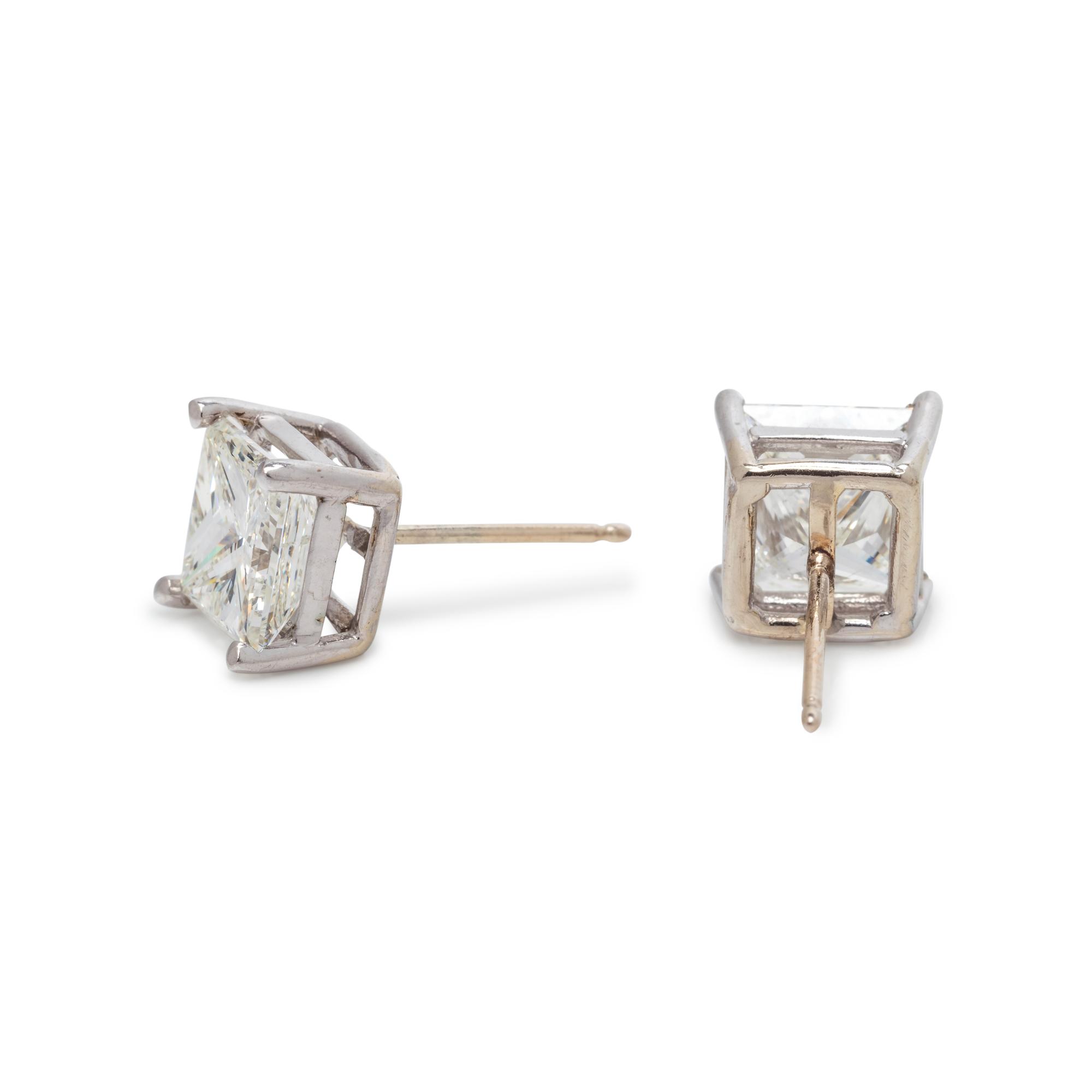 DIAMOND STUD EARRINGS