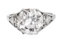 A Edwardian Platinum and Diamond Ring, 2.90 dwts.