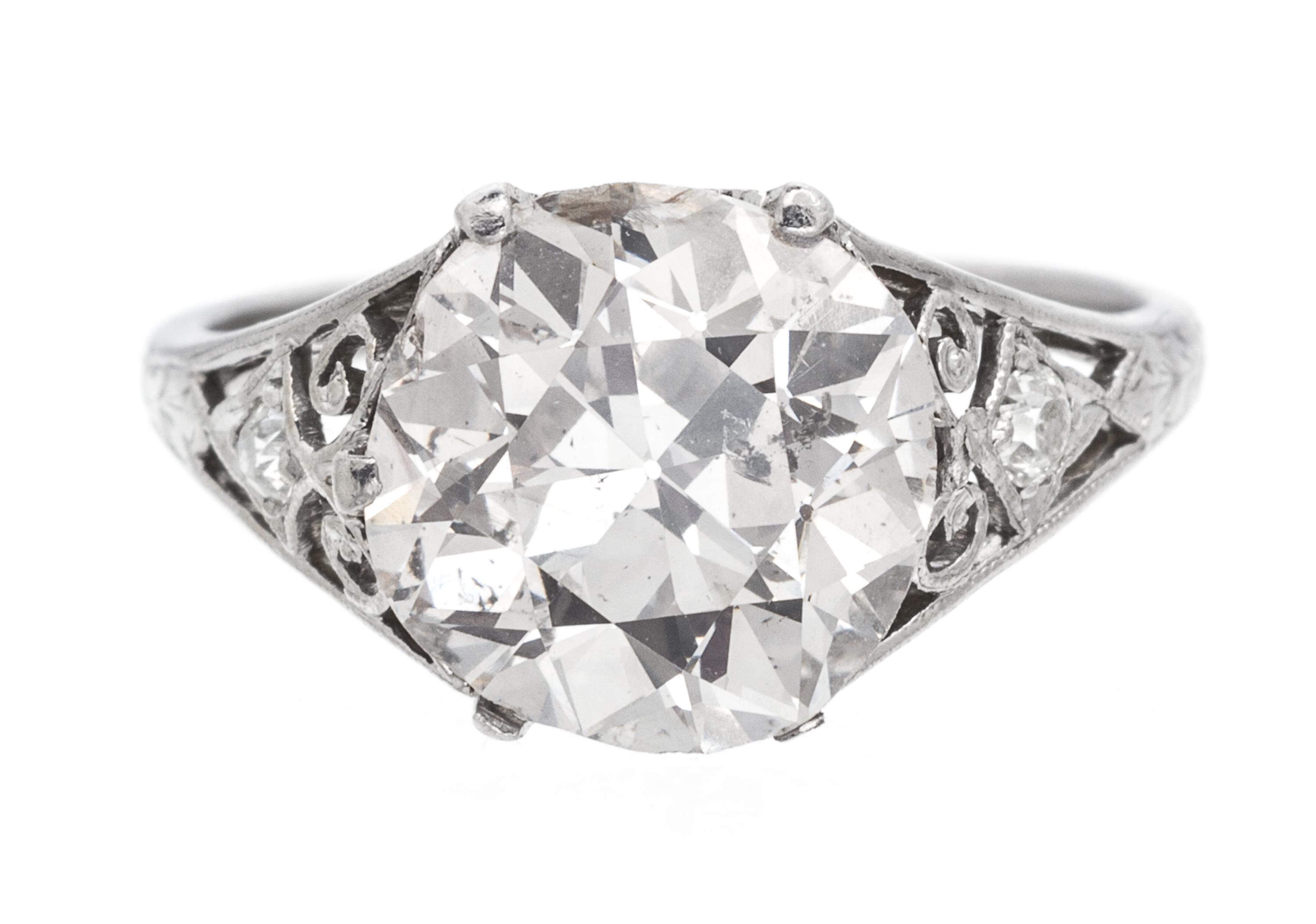 A Edwardian Platinum and Diamond Ring, 2.90 dwts.