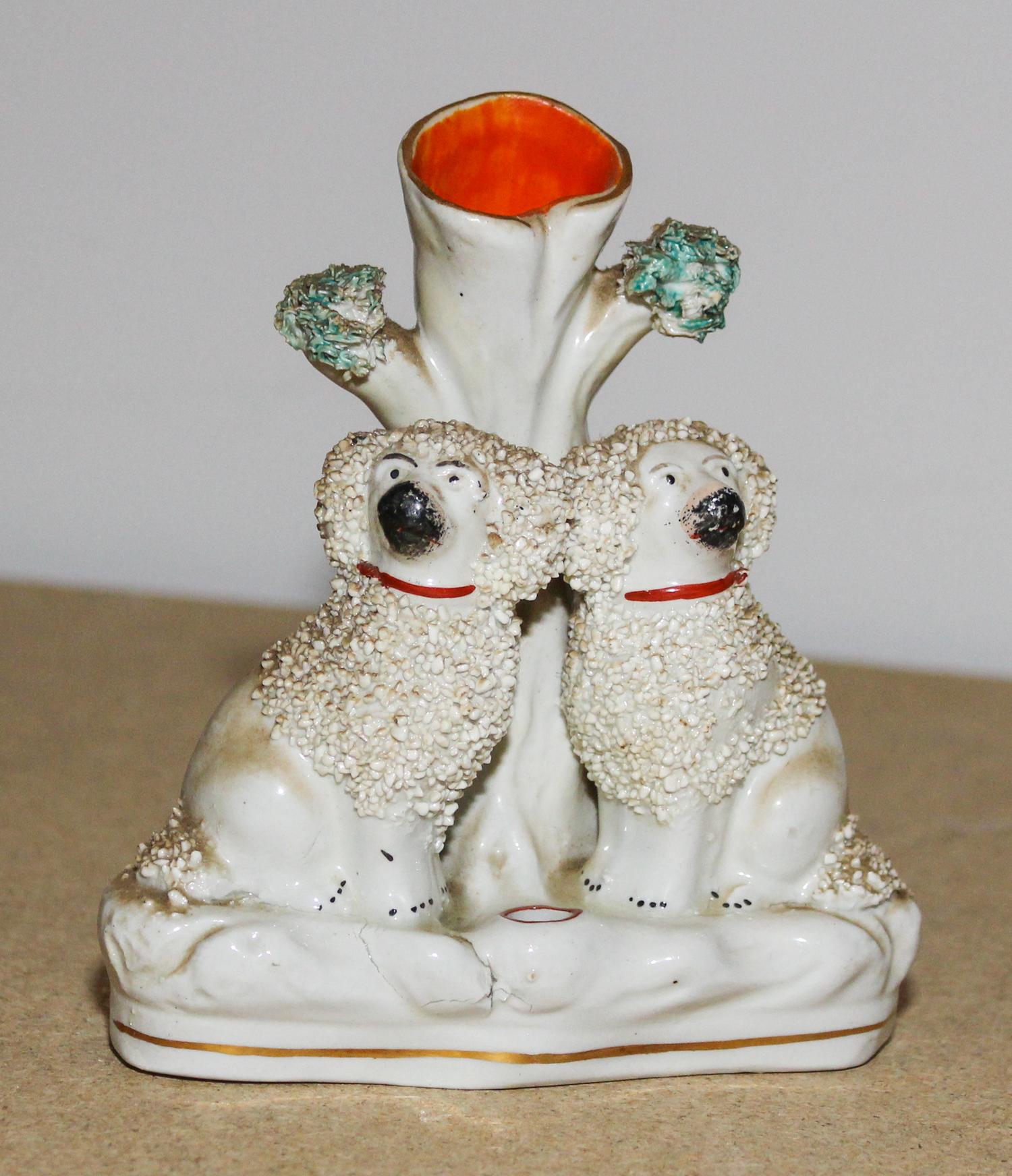 A Staffordshire Porcelain Spill Vase Height 5 1/8 inches. — 19TH CENTURY
