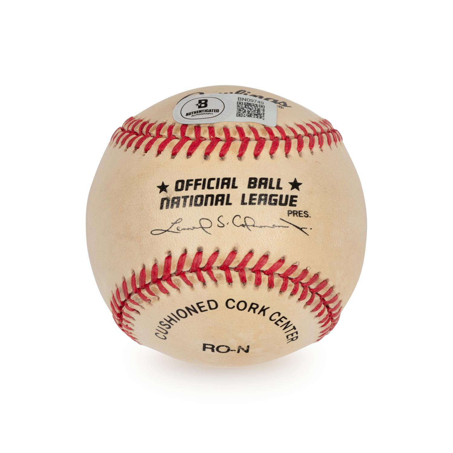 A Barry Bonds Single Signed Autograph Baseball (Beckett Authentication Services)