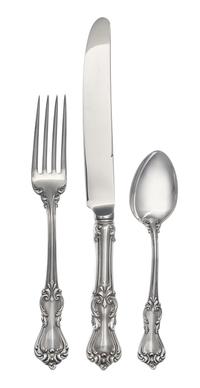 An American Silver Flatware Service, Reed & Barton, Taunton, MA, Marlborough pattern, comprising: 10 dinner knives 10 dinner forks 13 s