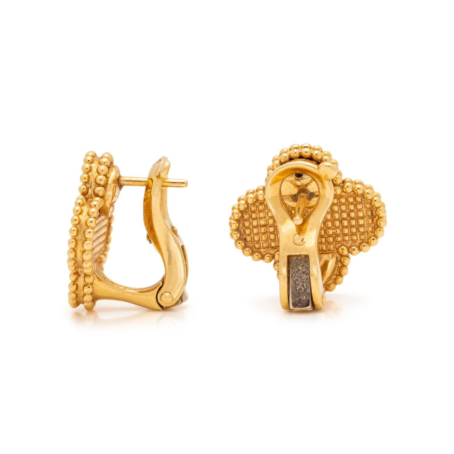 VAN CLEEF & ARPELS, YELLOW GOLD 'VINTAGE ALHABRA' EARCLIPS