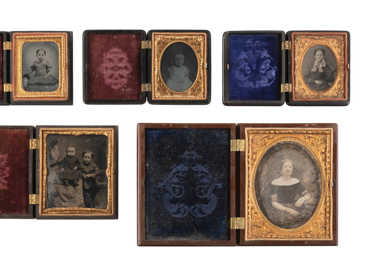 [EARLY PHOTOGRAPHY]. 21 assorted Union cases, some containing images.