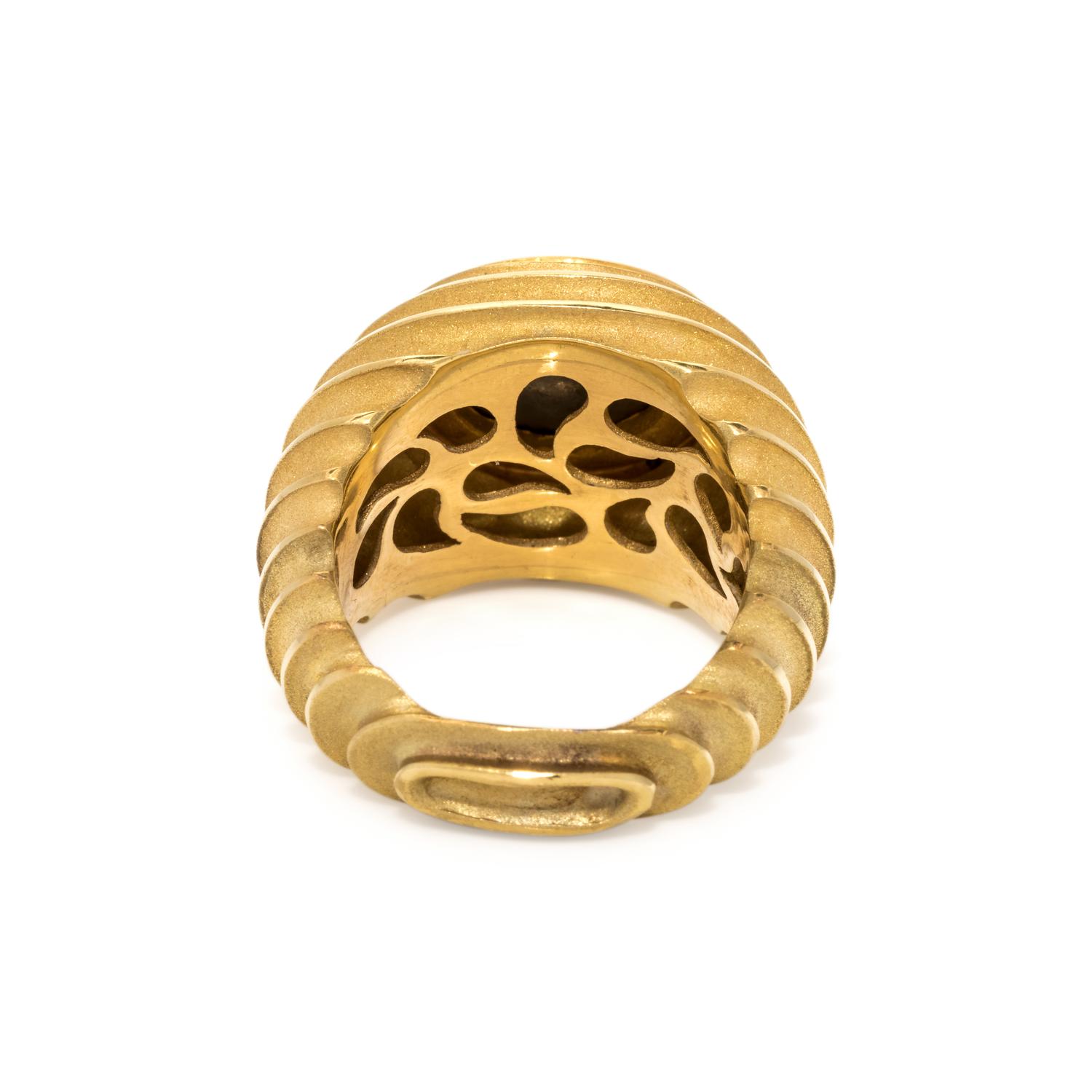 CHRISTOPHER WALLING, YELLOW GOLD AND DIAMOND RING
