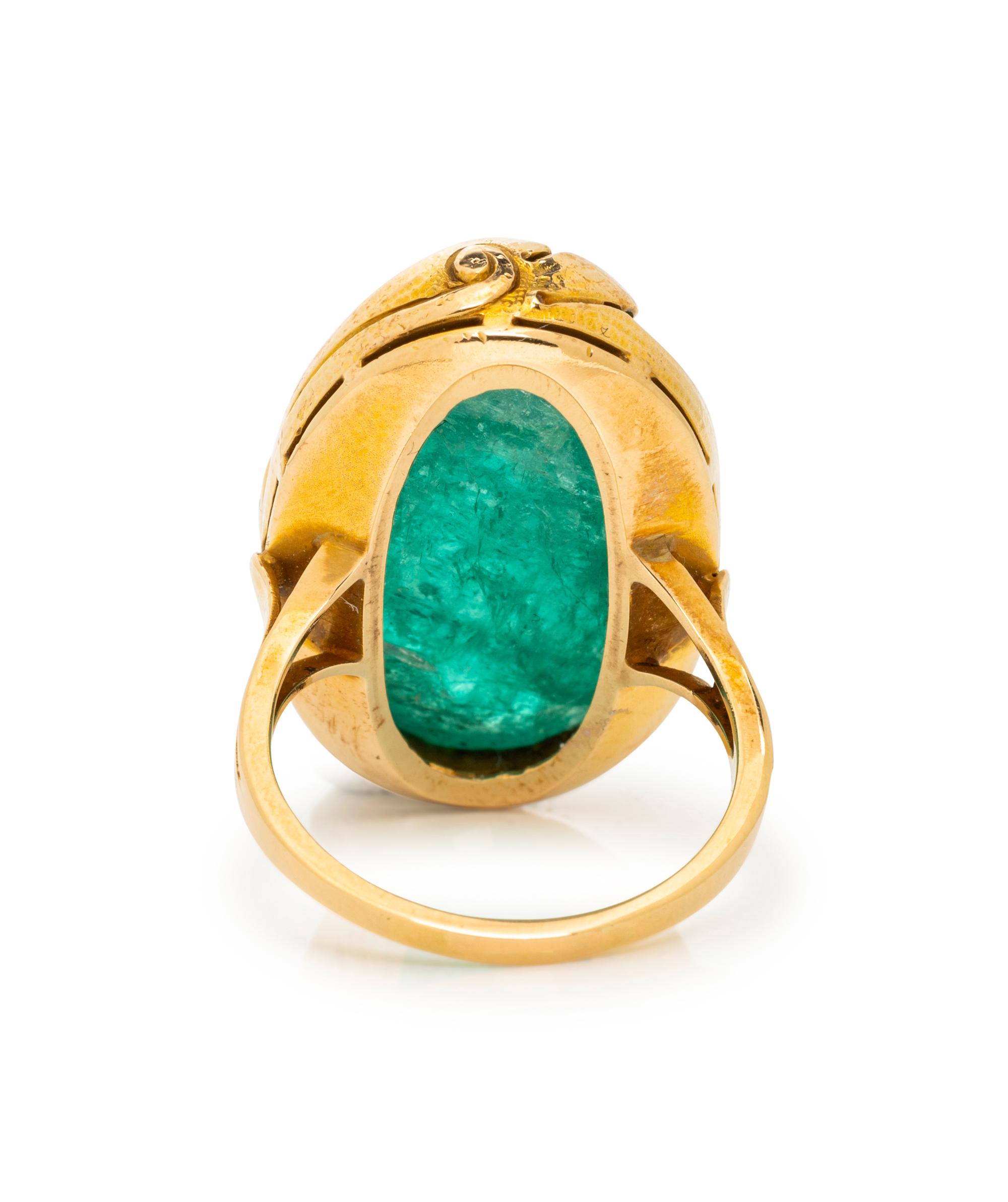 YELLOW GOLD AND EMERALD RING
