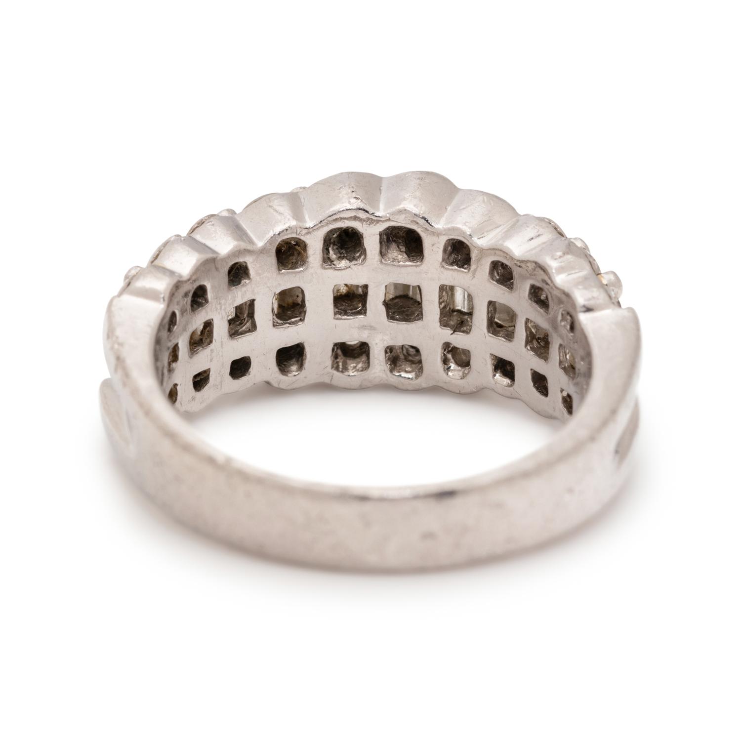 DIAMOND RING