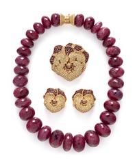 FACETED RUBY BEAD NECKLACE TOGETHER WITH A CINER PANSY DEMI PARURE