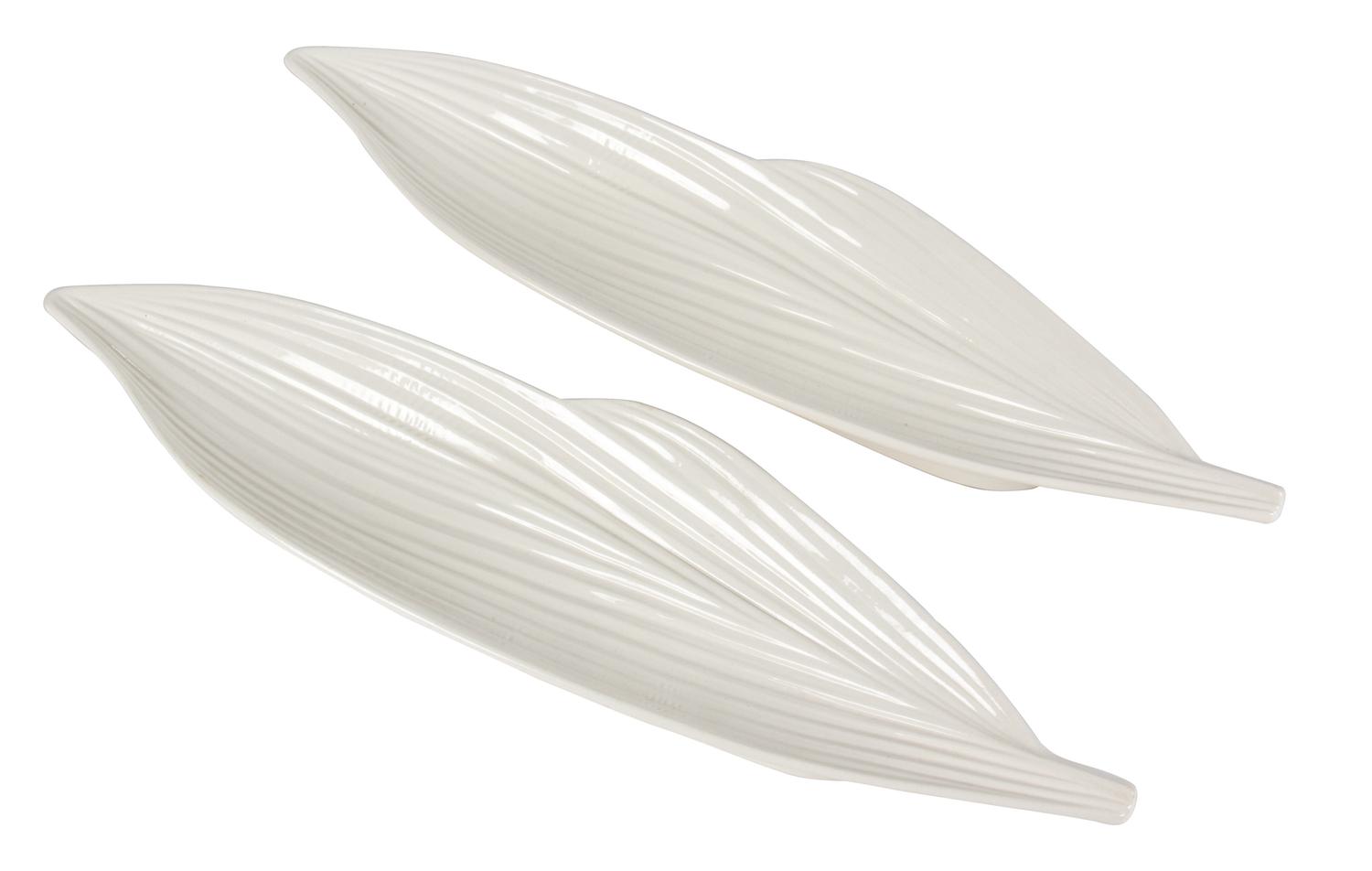A Pair of Spode Leaf Form Serving Plates Length 16 3/4 inches.