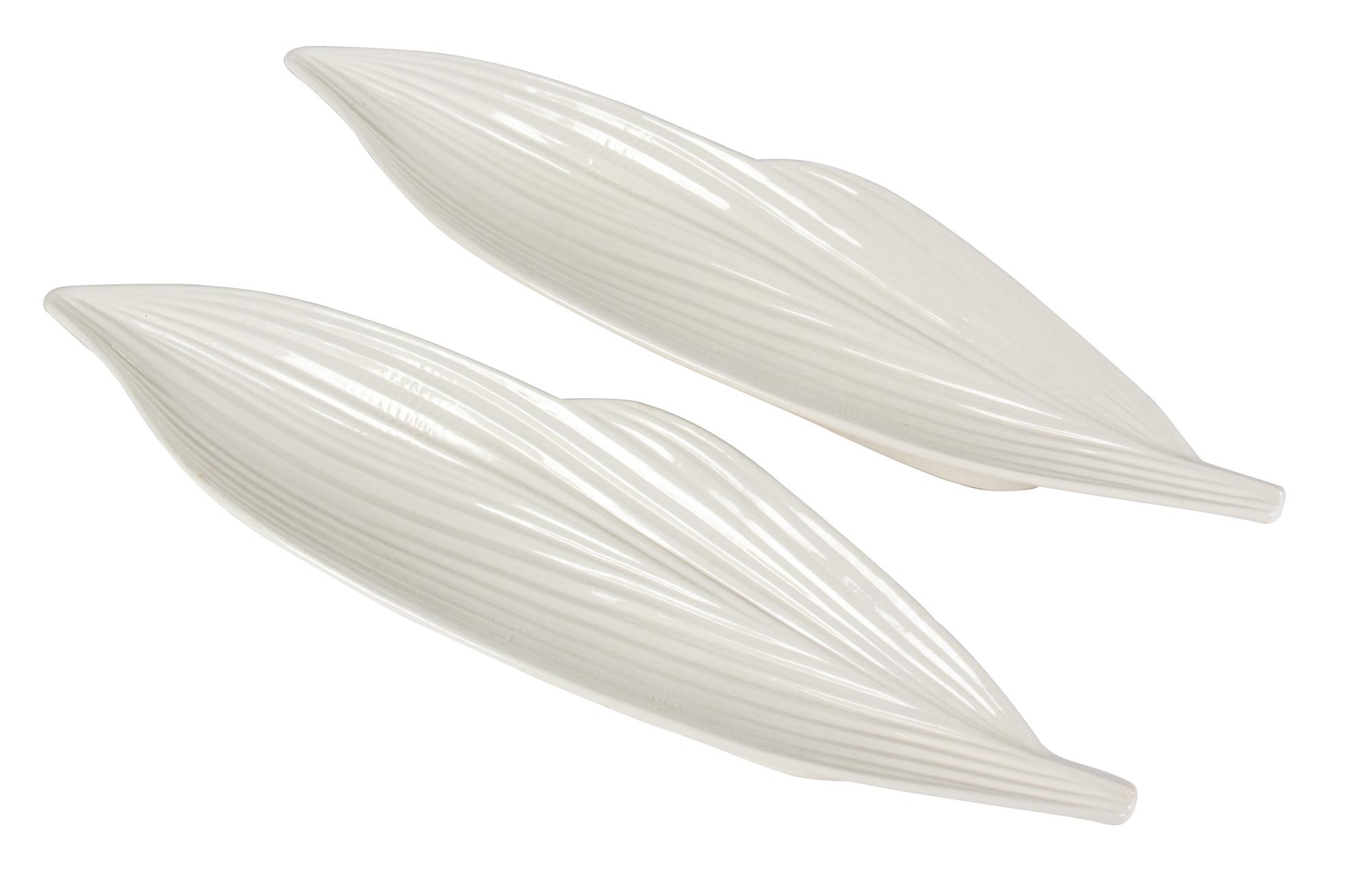 A Pair of Spode Leaf Form Serving Plates Length 16 3/4 inches.