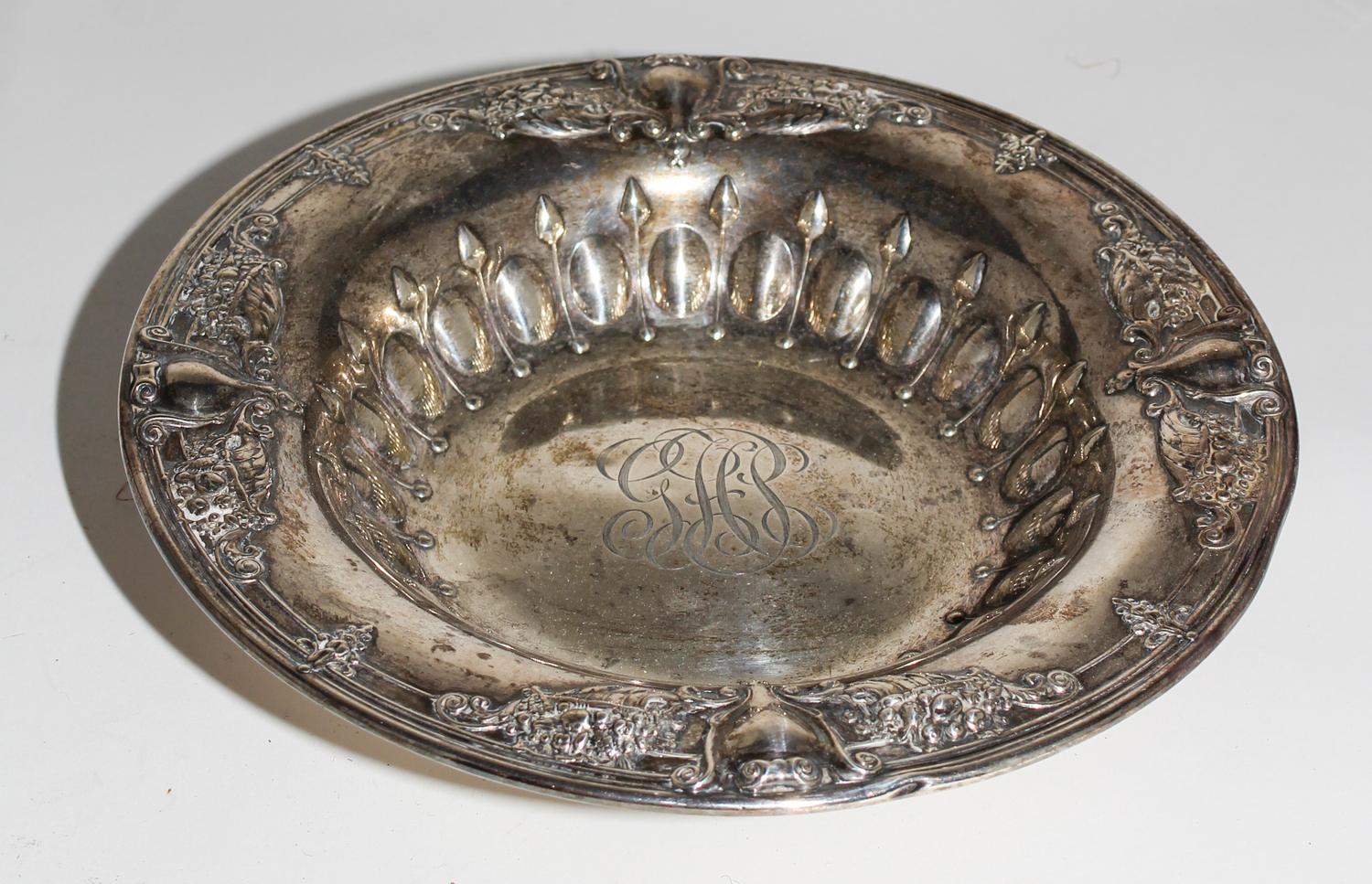 An American Bowl, Whiting Mfg. Co., retailed by C.D. Peacock Diameter 8 3/4 inches.