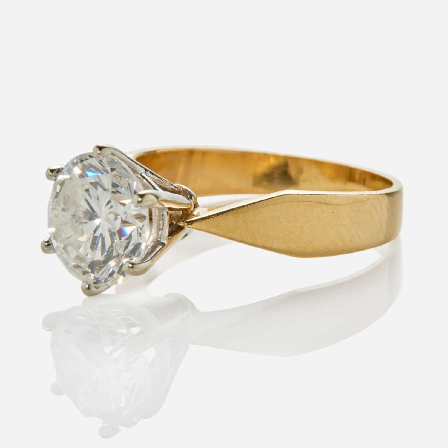 A Ladies Solitaire Diamond Ring GIA Certifed