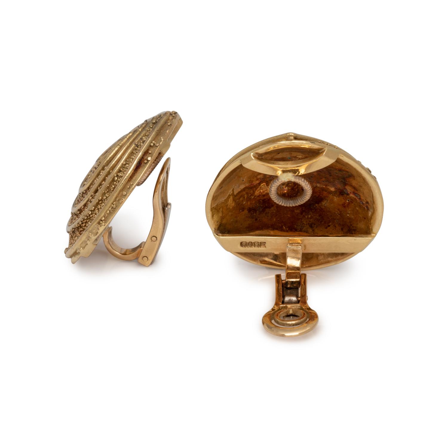 ELIZABETH GAGE, YELLOW GOLD EARCLIPS