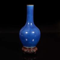 A Chinese blue-glazed bottle vase 藍釉淨瓶 18th/19th century ???????