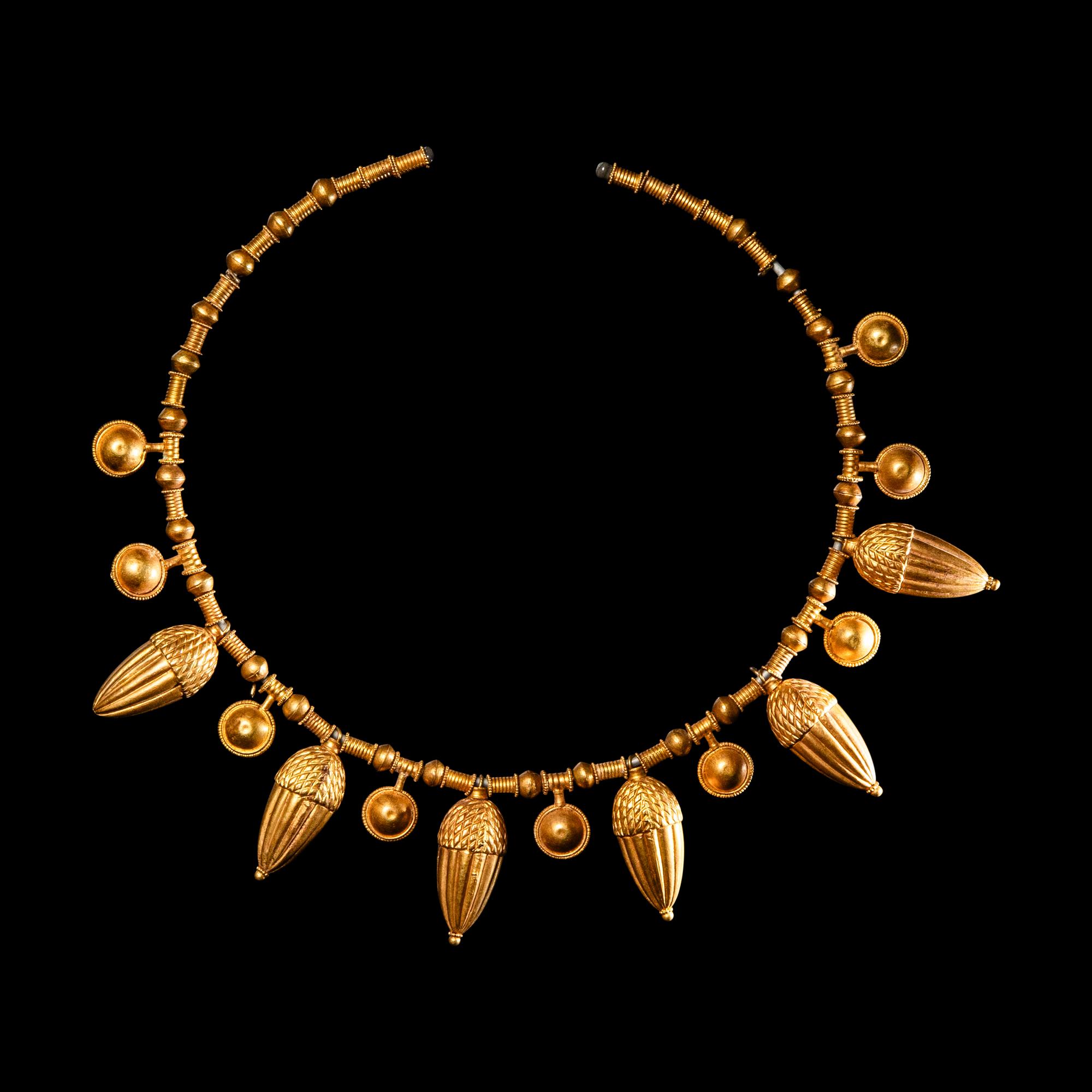 A Greek Gold Necklace with Acorn Pendants