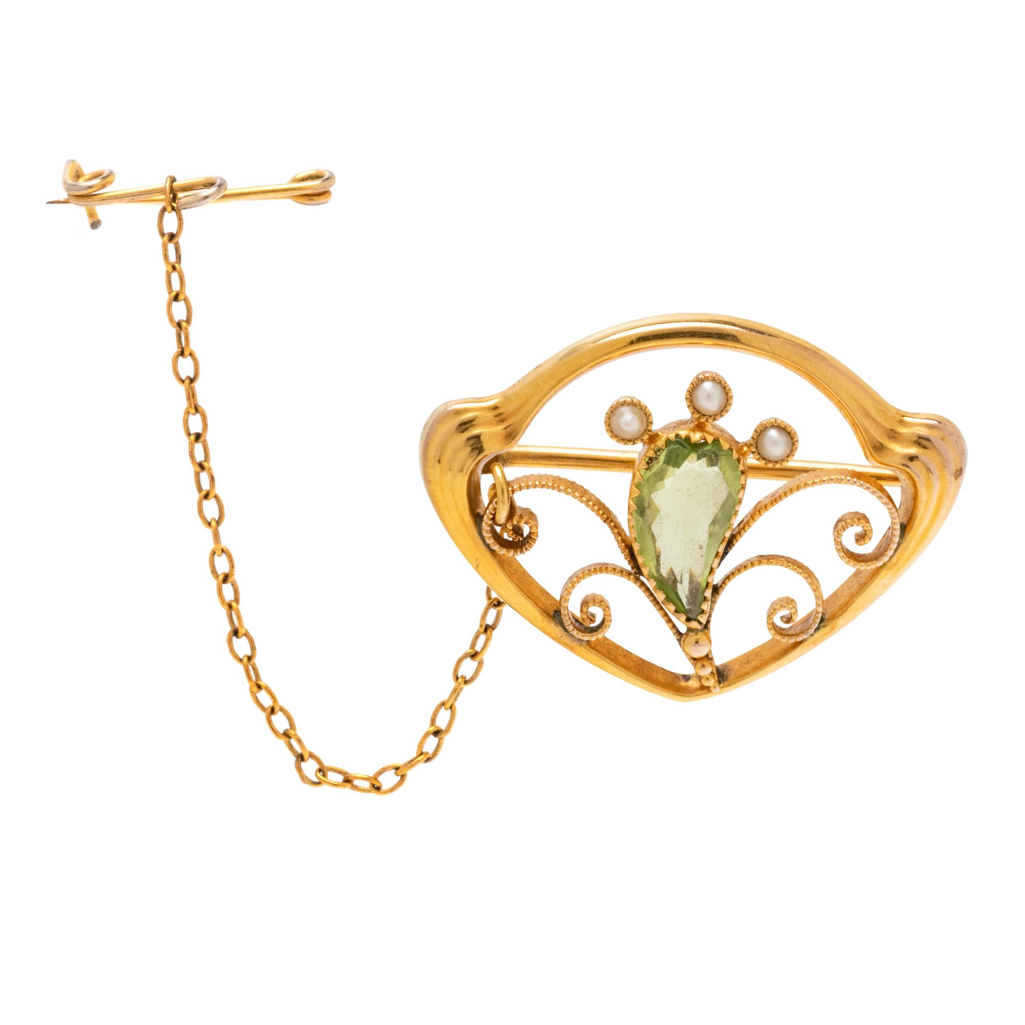 ART NOUVEAU, YELLOW GOLD, PERIDOT AND SEED PEARL BROOCH