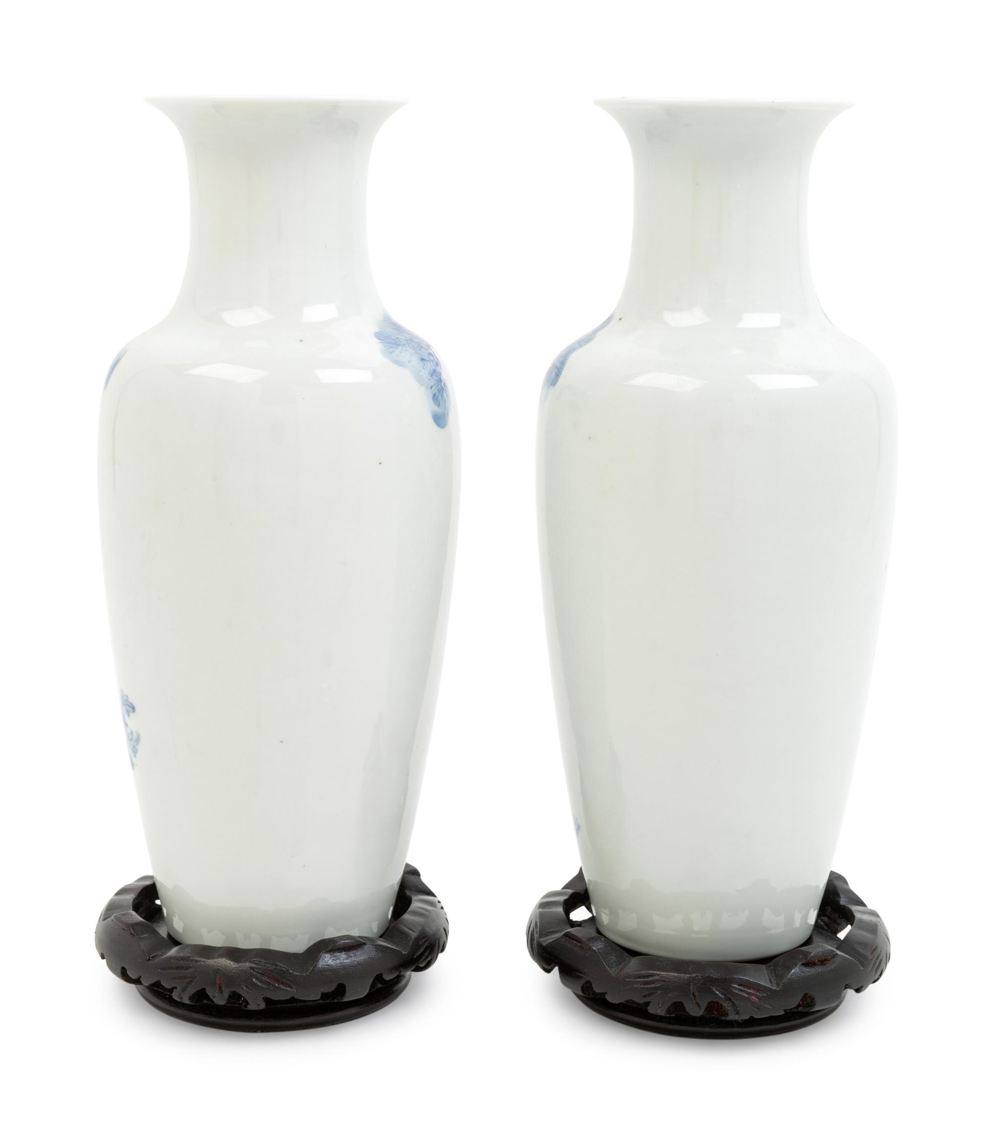A Pair of Chinese Blue and White Porcelain Vases