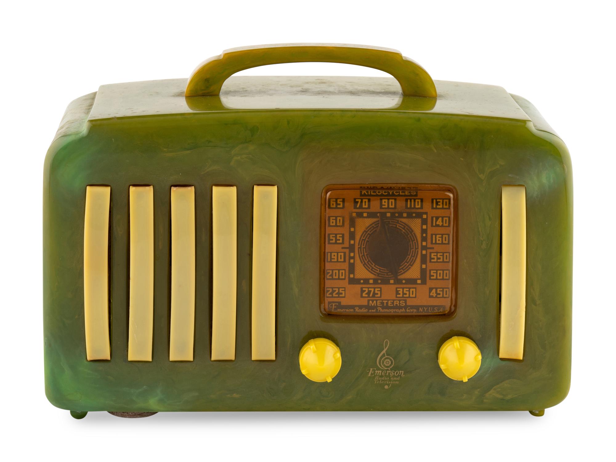 An Emerson EP375 5 Plus 1 Radio