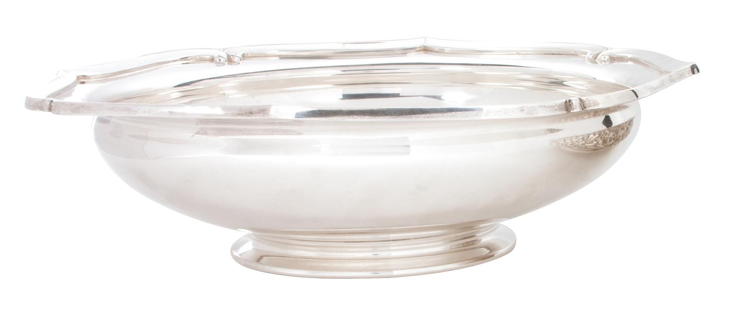 An American Silver Serving Bowl, International Sterling, Meriden, CT, a low vegetable bowl in the Minuet pattern.