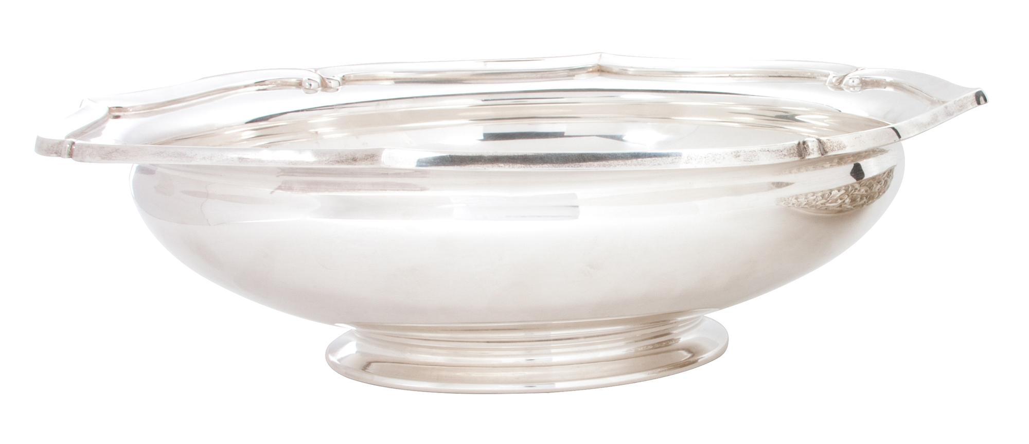 An American Silver Serving Bowl, International Sterling, Meriden, CT, a low vegetable bowl in the Minuet pattern.