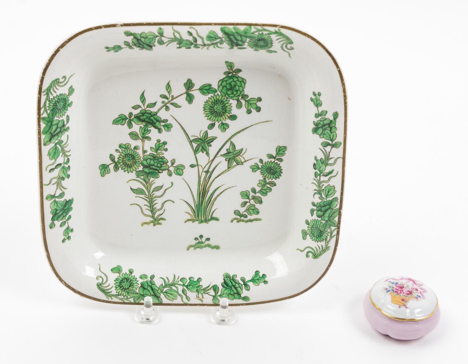 A Limoges Lidded Box Diameter of box 2 inches.