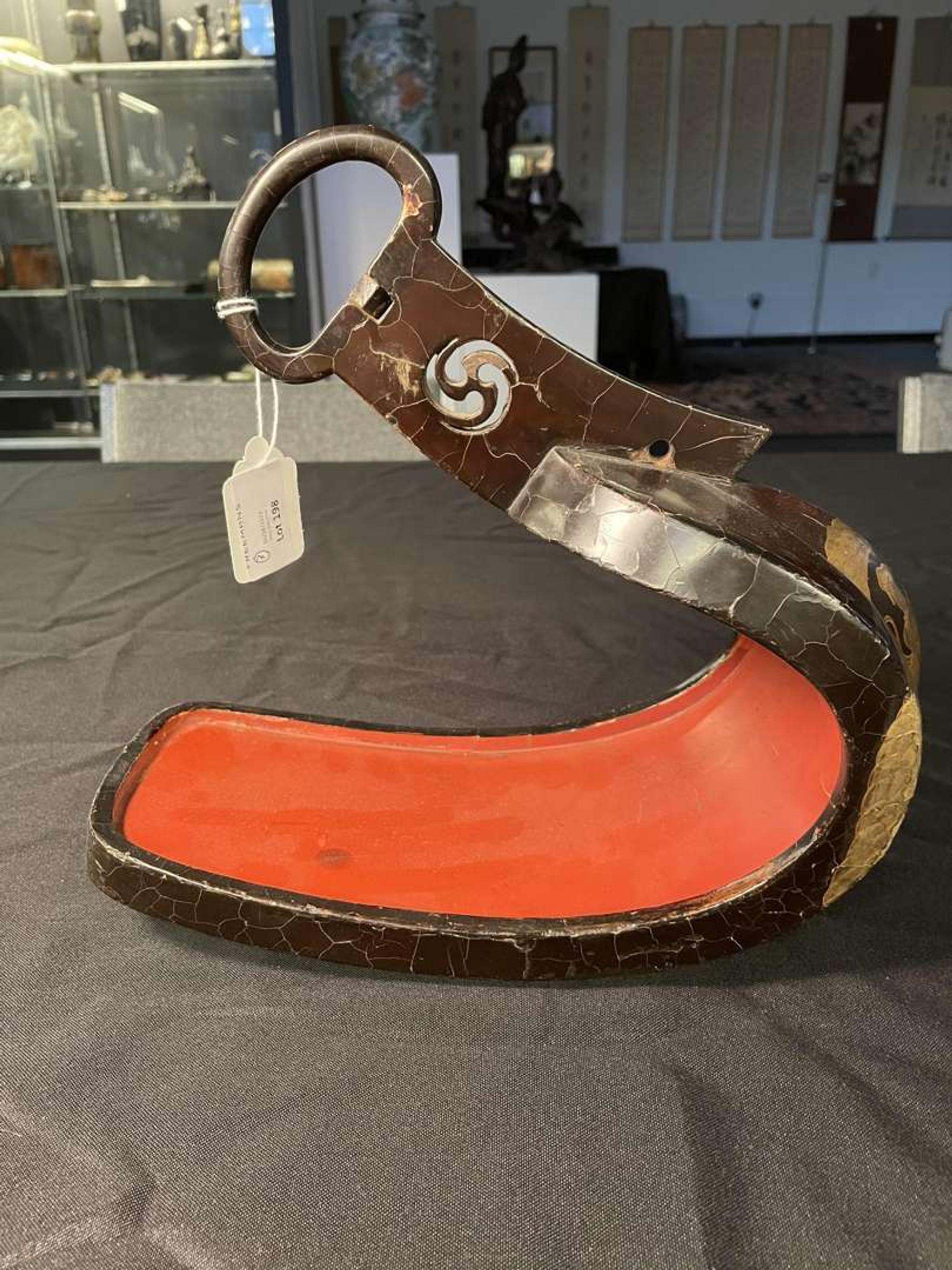 A pair of Japanese lacquered stirrups and a Negoro-style red-lacquered stand 日本漆器马扎及马镫一对 Edo to Meiji period ?????