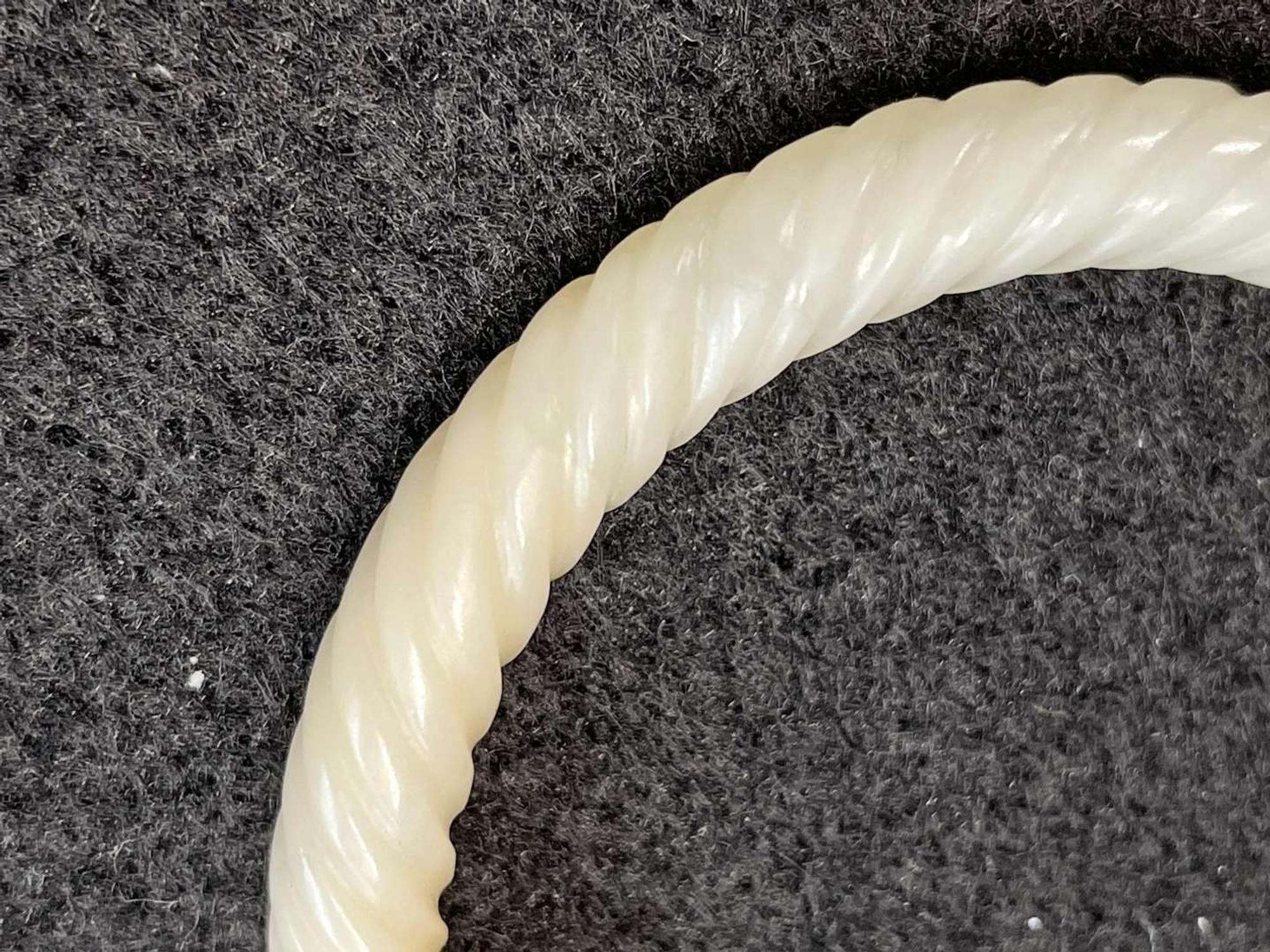 A Chinese white jade bangle 白玉手镯 Mid to late Qing dynasty ????