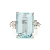 AQUAMARINE AND DIAMOND RING