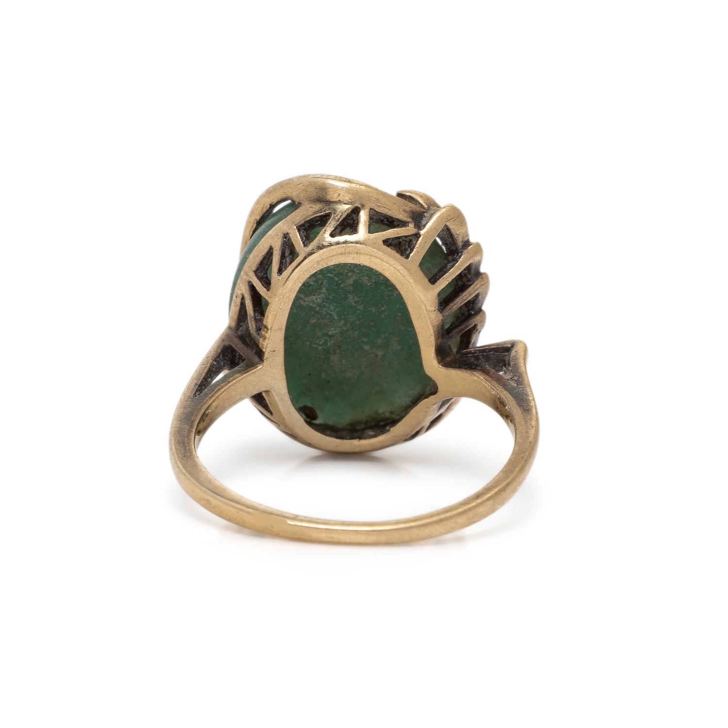 YELLOW GOLD AND JADE RING