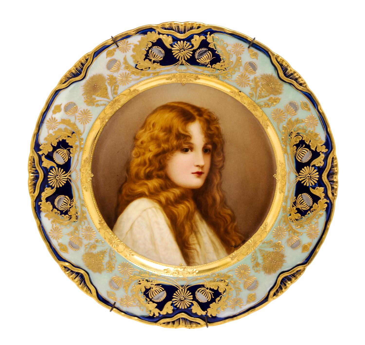A Vienna Porcelain Cabinet Plate Diameter 9 7/8 inches. — 19TH CENTURY
