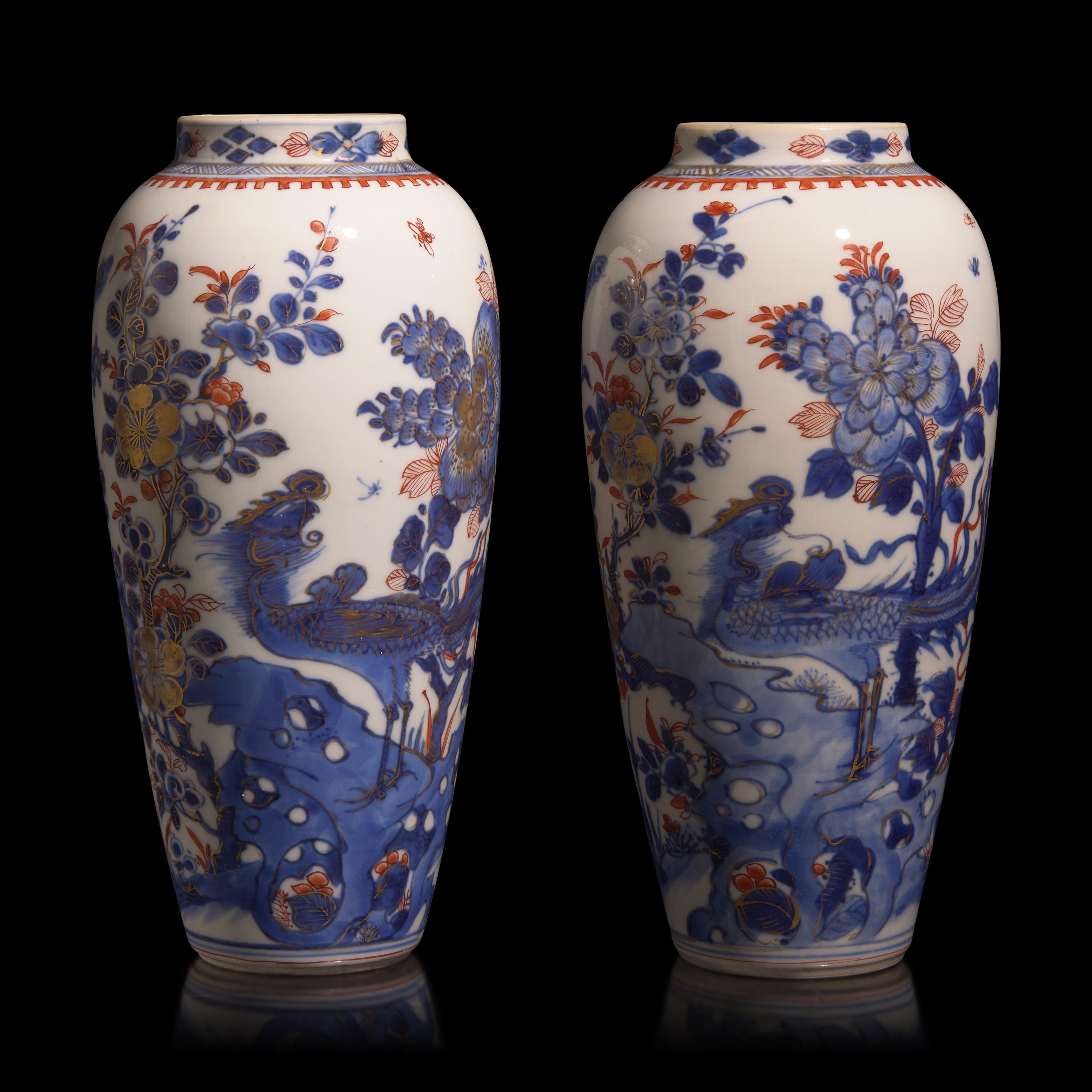 A Pair of Chinese 'Imari' Palette Vases, Kangxi Period — 清康熙 仿日本伊萬裏燒青花瓶一對
